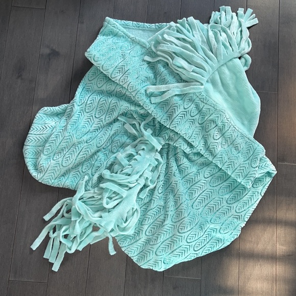 5/$10 unicorn blanket wrap. - Picture 4 of 5